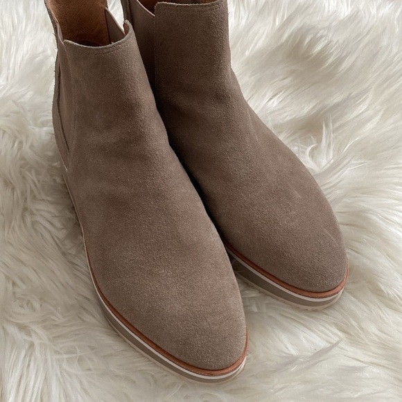 Antonio Melani taupe platform suede ankle boots - Picture 5 of 9
